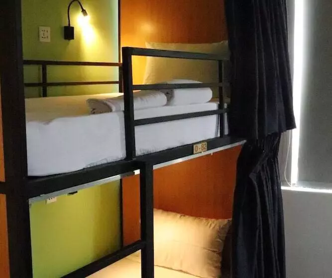 Miracle Colombo City Hostel