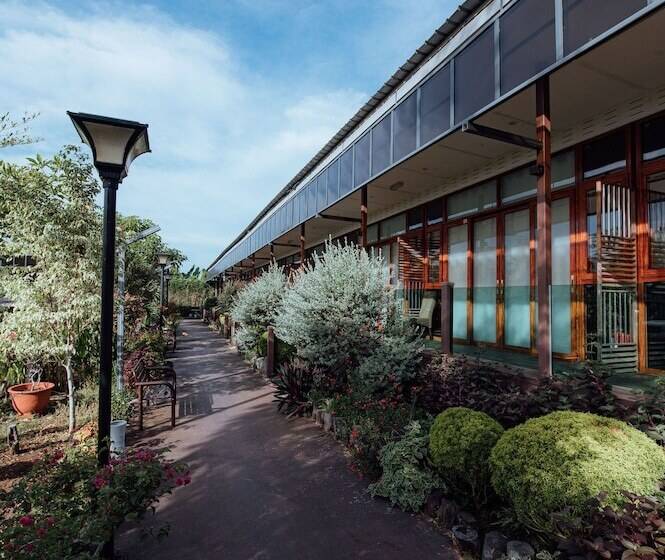 מוטל Chan Living