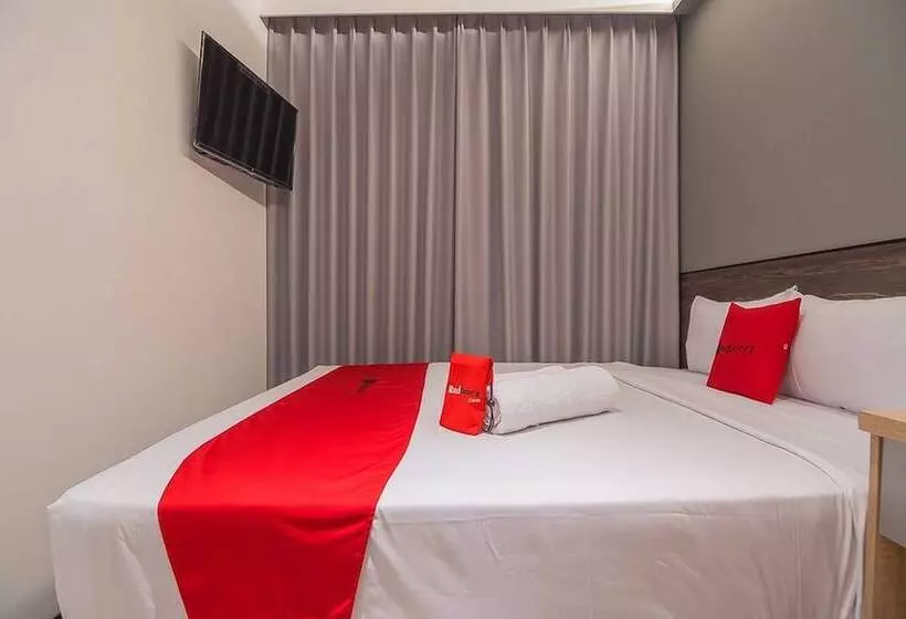 Majatalo Reddoorz Near Taman Rejomulyo