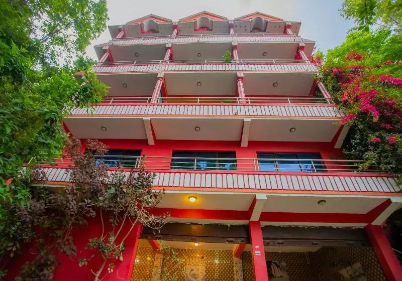 Spot On 430 Hotel Heaven Hill