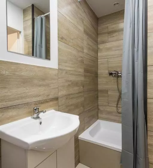 3 Bros' Hostel Cieszyn