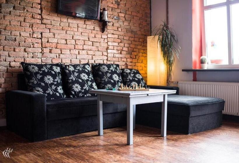 3 Bros' Hostel Cieszyn