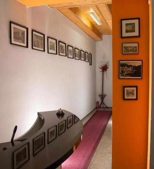 3 Bros' Hostel Cieszyn