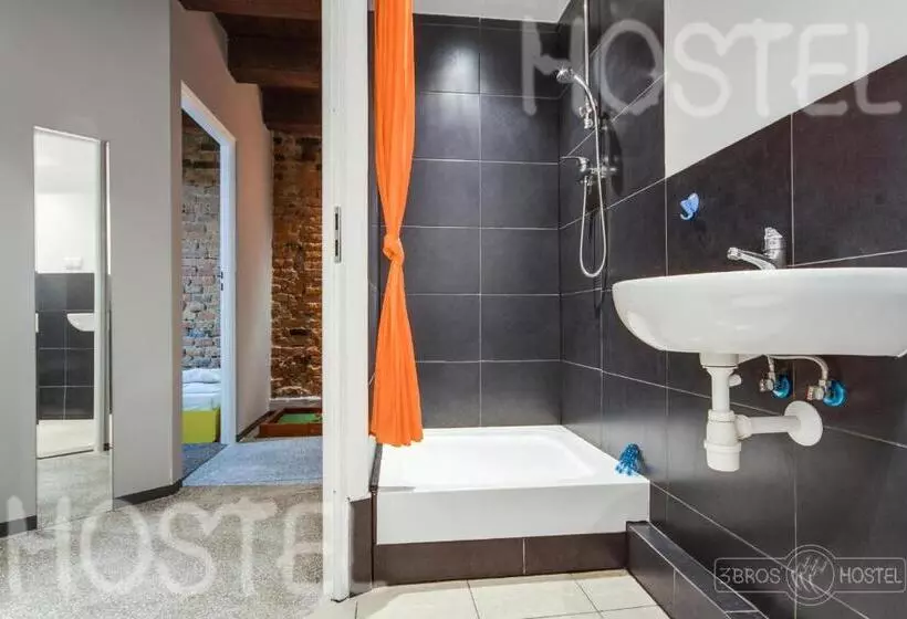3 Bros' Hostel Cieszyn