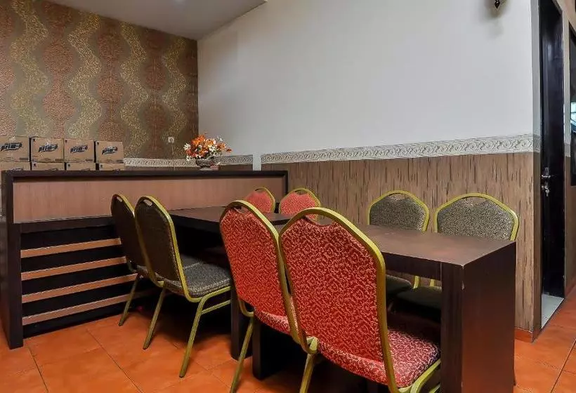 D'dhave Hotel By Oyo Rooms