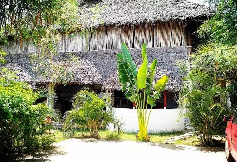 Diani Hostel