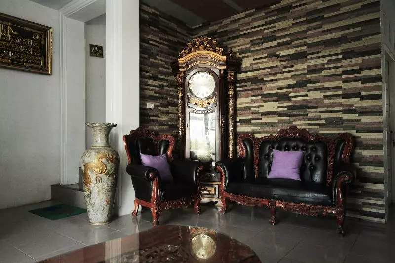 ホテル Guest House Omah Anakku Syariah By Oyo Rooms