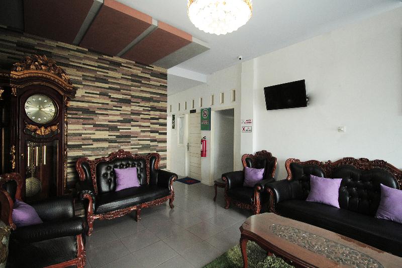 Otel Guest House Omah Anakku Syariah By Oyo Rooms