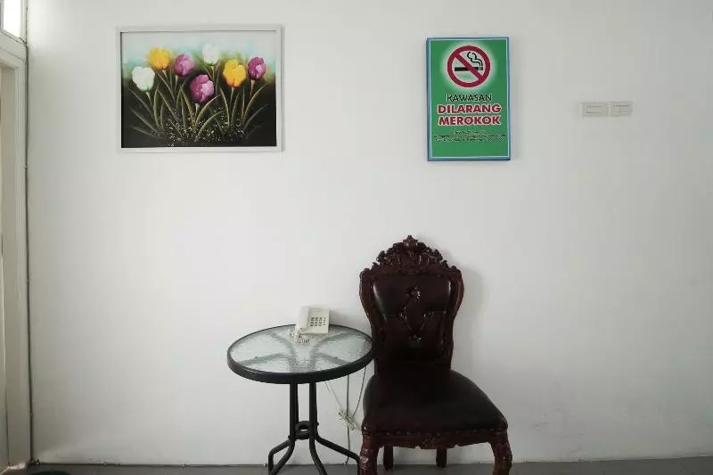ホテル Guest House Omah Anakku Syariah By Oyo Rooms