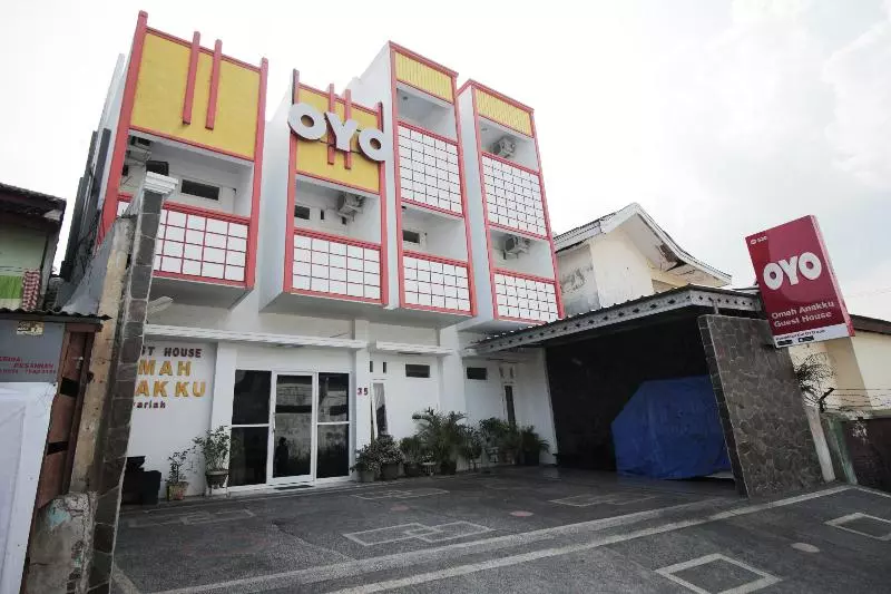ホテル Guest House Omah Anakku Syariah By Oyo Rooms