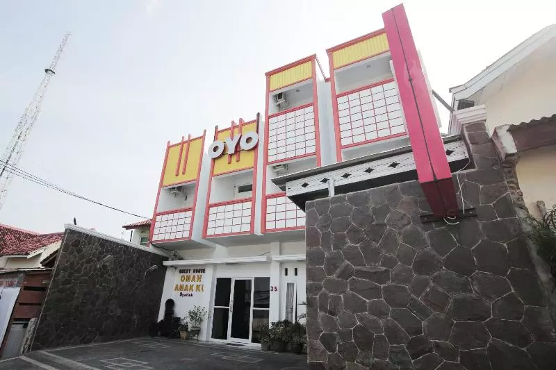 ホテル Guest House Omah Anakku Syariah By Oyo Rooms