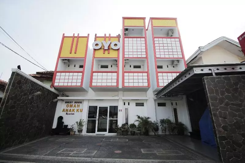 ホテル Guest House Omah Anakku Syariah By Oyo Rooms