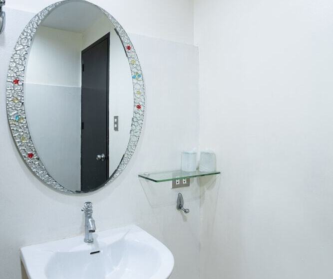 Manila Airport Hotel By Urban Connect