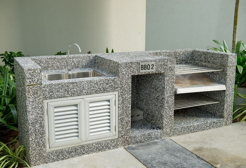 פנסיון Ezzyhome Medini