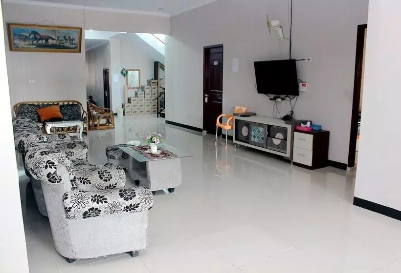 Majatalo Grand Mentari Guest House By Oyo Rooms