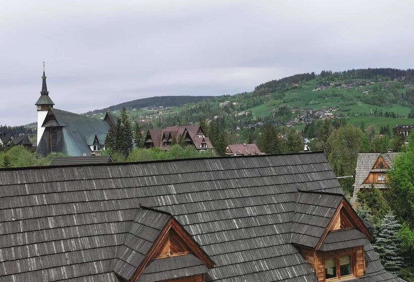 پانسیون Willa Senator