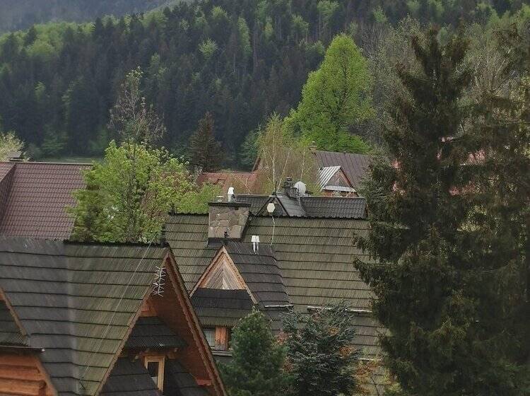 پانسیون Willa Senator