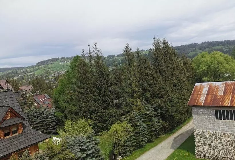 ペンション Willa Senator