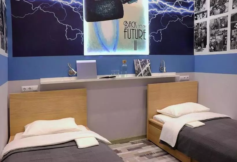 Retkeilymaja Back To The Future Space