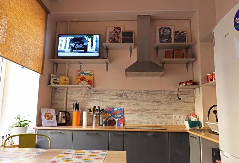 فندق صغير Back To The Future Space