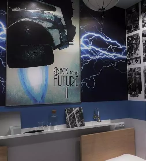 Retkeilymaja Back To The Future Space