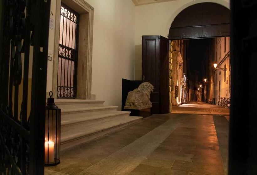 مسافرخانه Palazzo Scamozzi