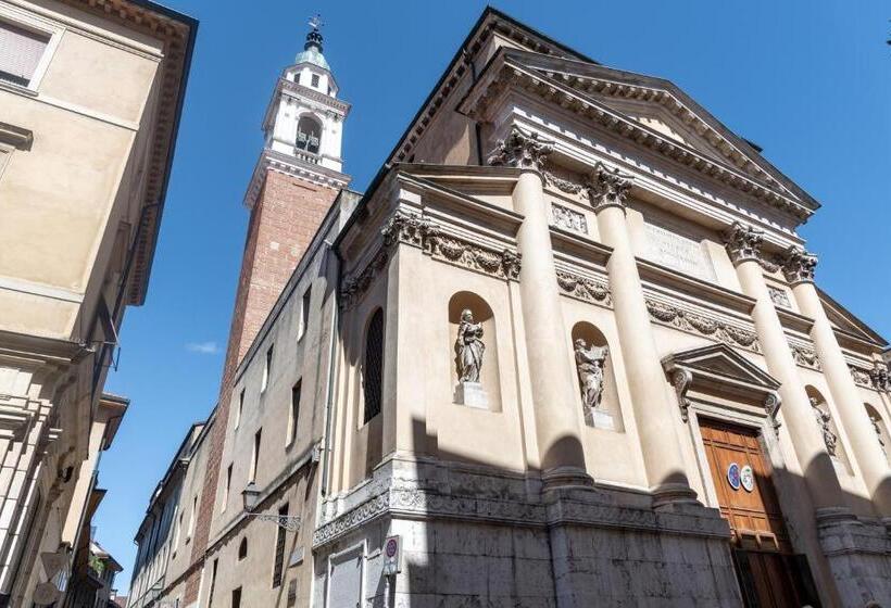 مسافرخانه Palazzo Scamozzi