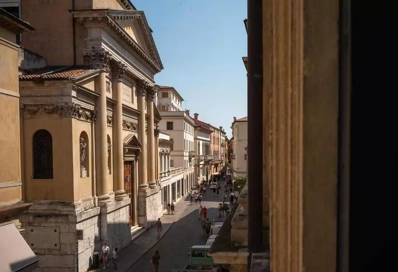 مسافرخانه Palazzo Scamozzi