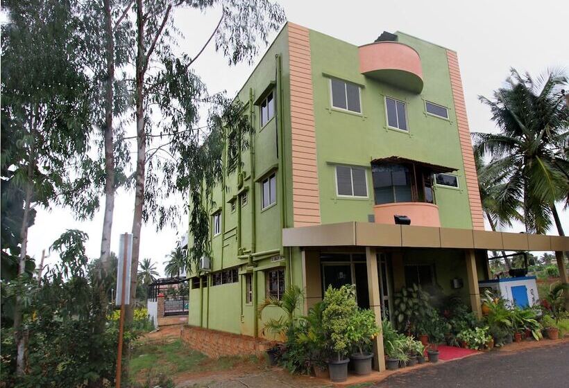 هتل Ashwa Comfort By Oyo Rooms