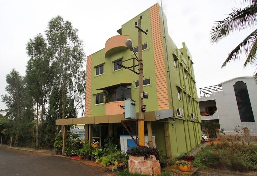 هتل Ashwa Comfort By Oyo Rooms