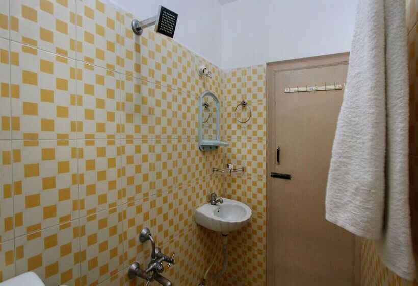 هتل Ashwa Comfort By Oyo Rooms