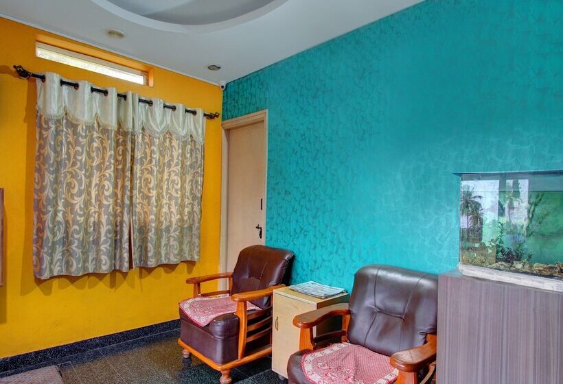 هتل Ashwa Comfort By Oyo Rooms