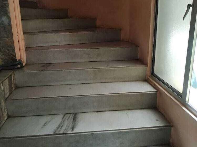 فندق Iroomz Sri Balaji Residency