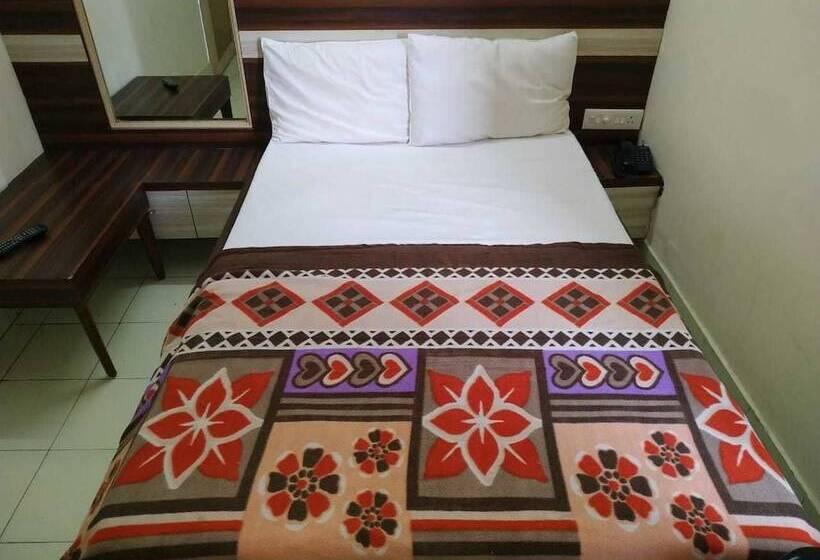 فندق Iroomz Sri Balaji Residency