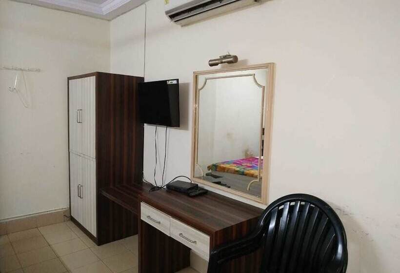 فندق Iroomz Sri Balaji Residency