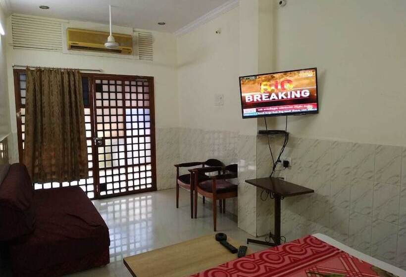 فندق Iroomz Sri Balaji Residency