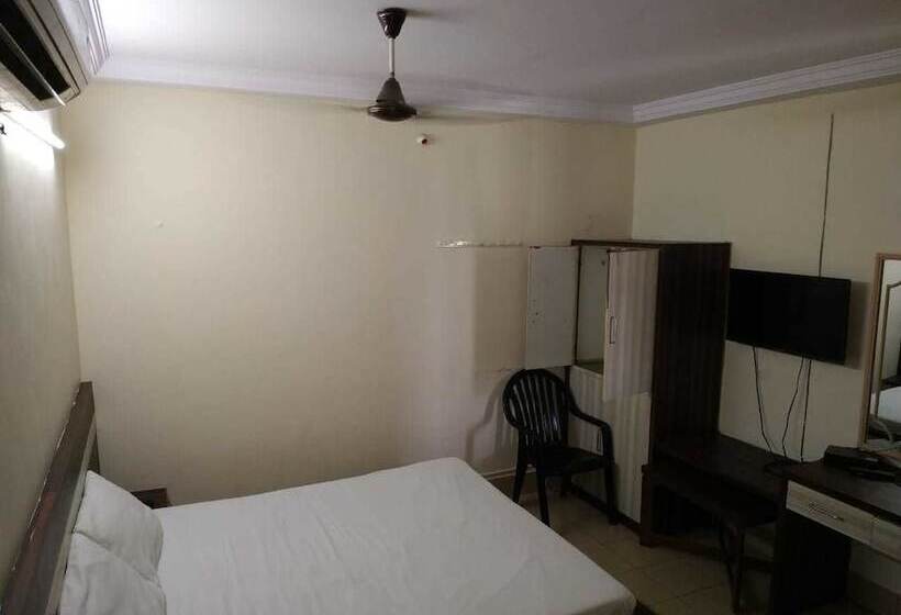 فندق Iroomz Sri Balaji Residency