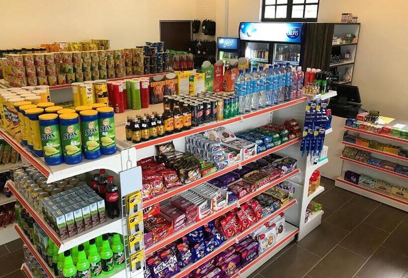 酒店 Lotus Seaview Beach Resort