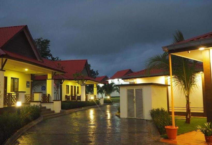 酒店 Lotus Seaview Beach Resort