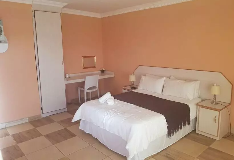 Hotelli Msawawa Lodge & Pub