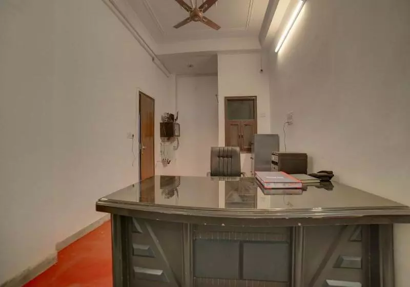 ホテル Oyo Flagship 30552 Sector 53