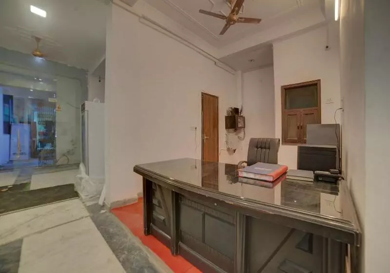 ホテル Oyo Flagship 30552 Sector 53