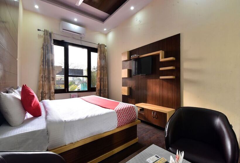 Отель Paradise By Oyo Rooms