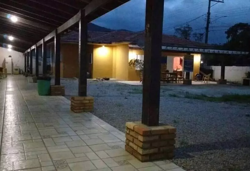 ホテル Pousada Caúna