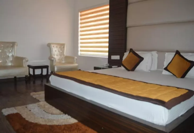 ホテル Riya Palace By Amazone Holidays
