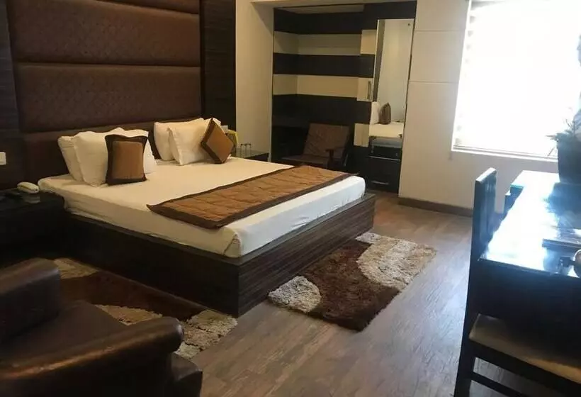 ホテル Riya Palace By Amazone Holidays