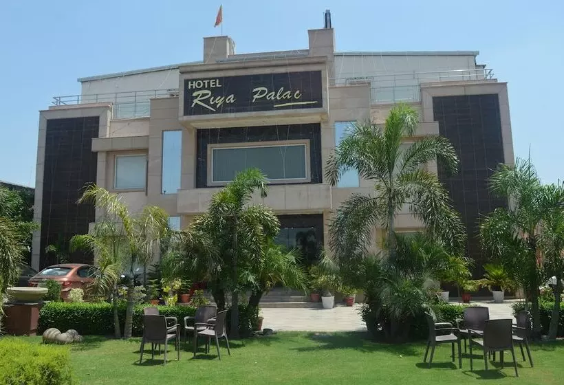 ホテル Riya Palace By Amazone Holidays