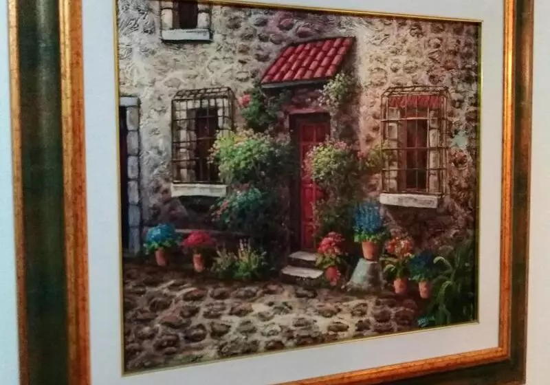 Nicolas Inn