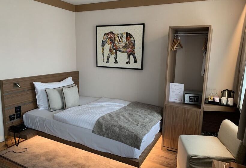 فندق Hôtel Rallye & Entrées Aux Bains De La Gruyère