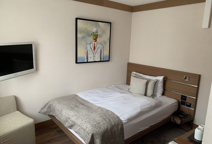 فندق Hôtel Rallye & Entrées Aux Bains De La Gruyère